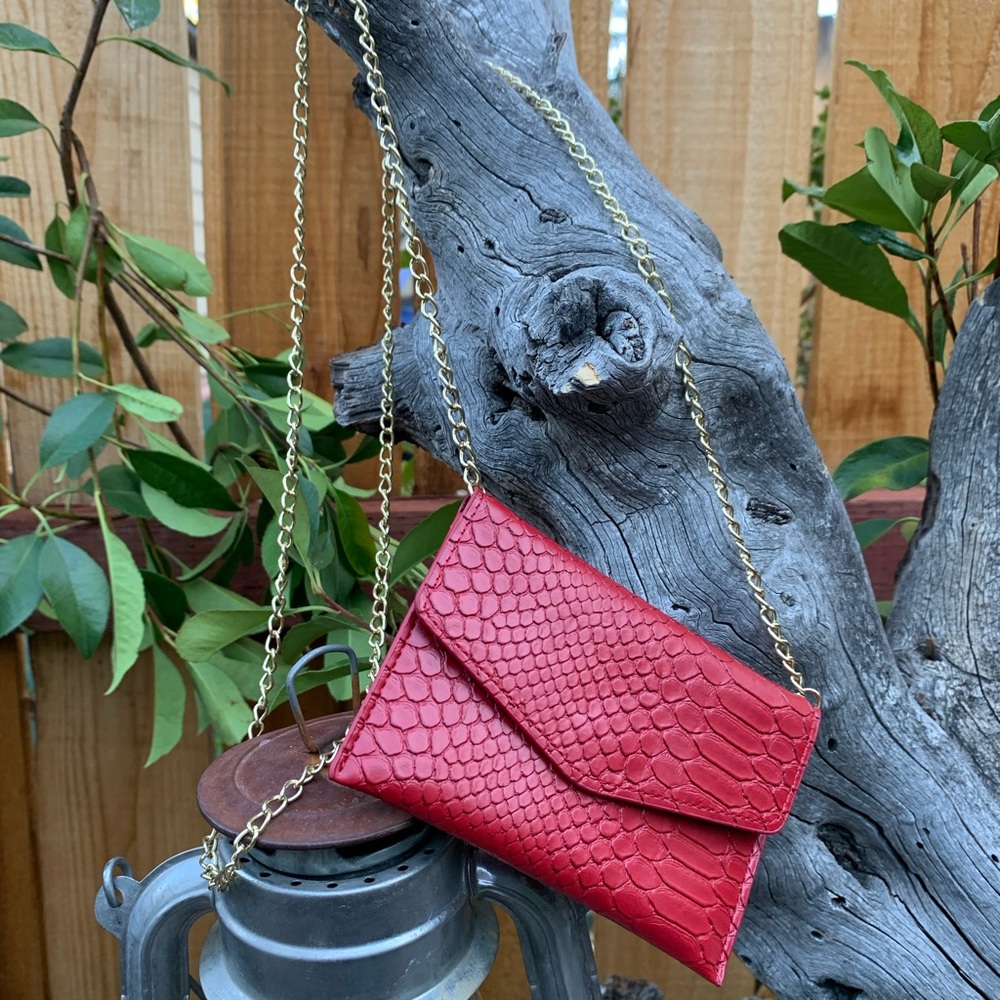 Ava Kris Wallet Bag.